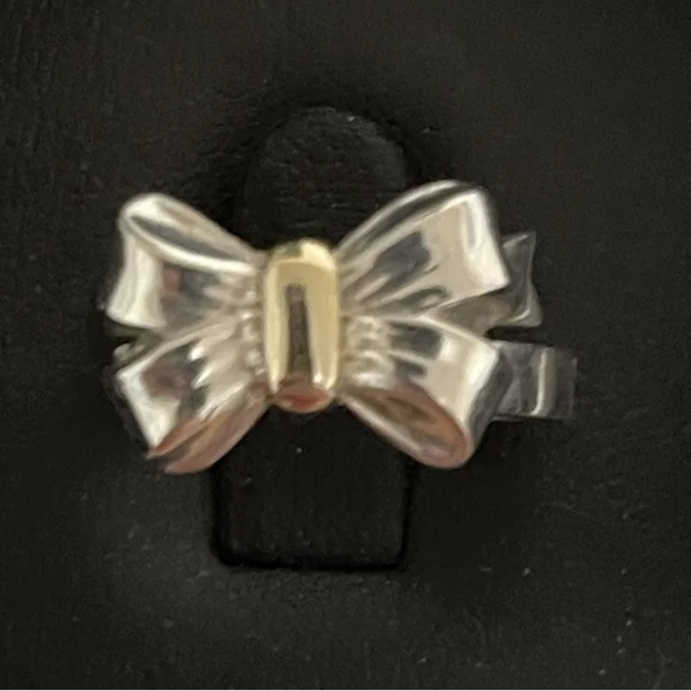 Tiffany & Co. Bow Ribbon Ring Size 7 Silver & 18K Gold, Vintage Tiffany Ring - Picture 4 of 10
